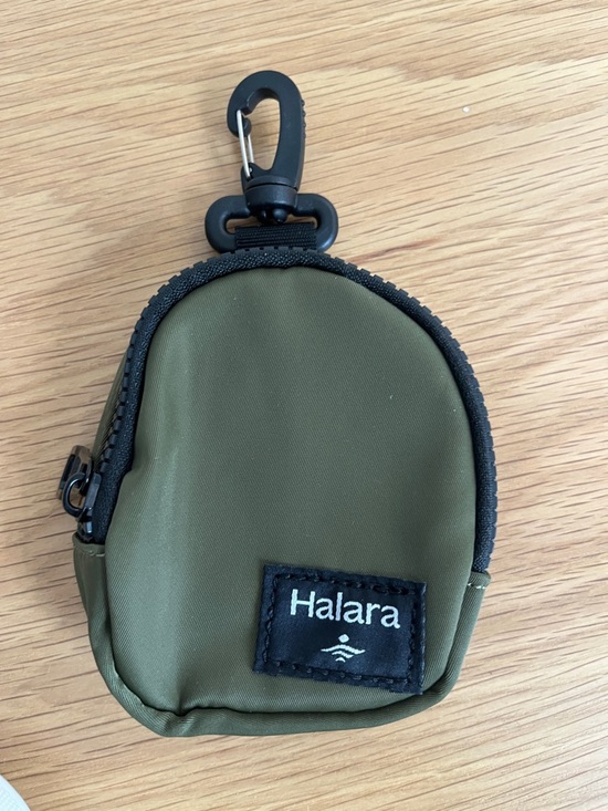 HALARA Other - HALARA Olive Green Compact Clip-On Pouch with Swivel Hook
